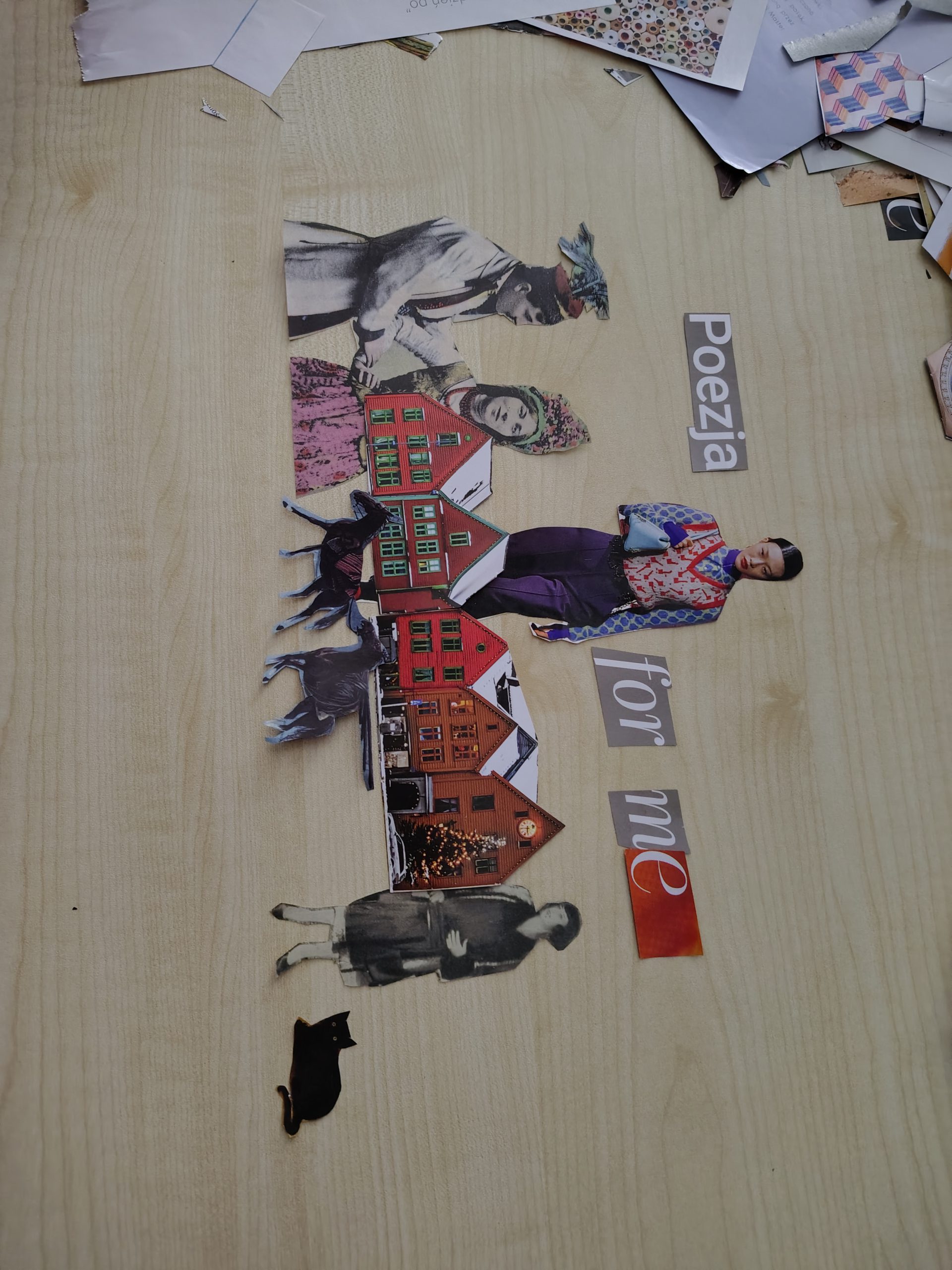 Praca nad kolażem - układ elementów tekstowych i grafik składający się na koncepcję Poezja for me