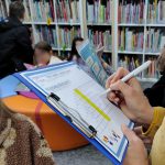 Podkładka z widoczną krzyżówką - jedno z zadań
