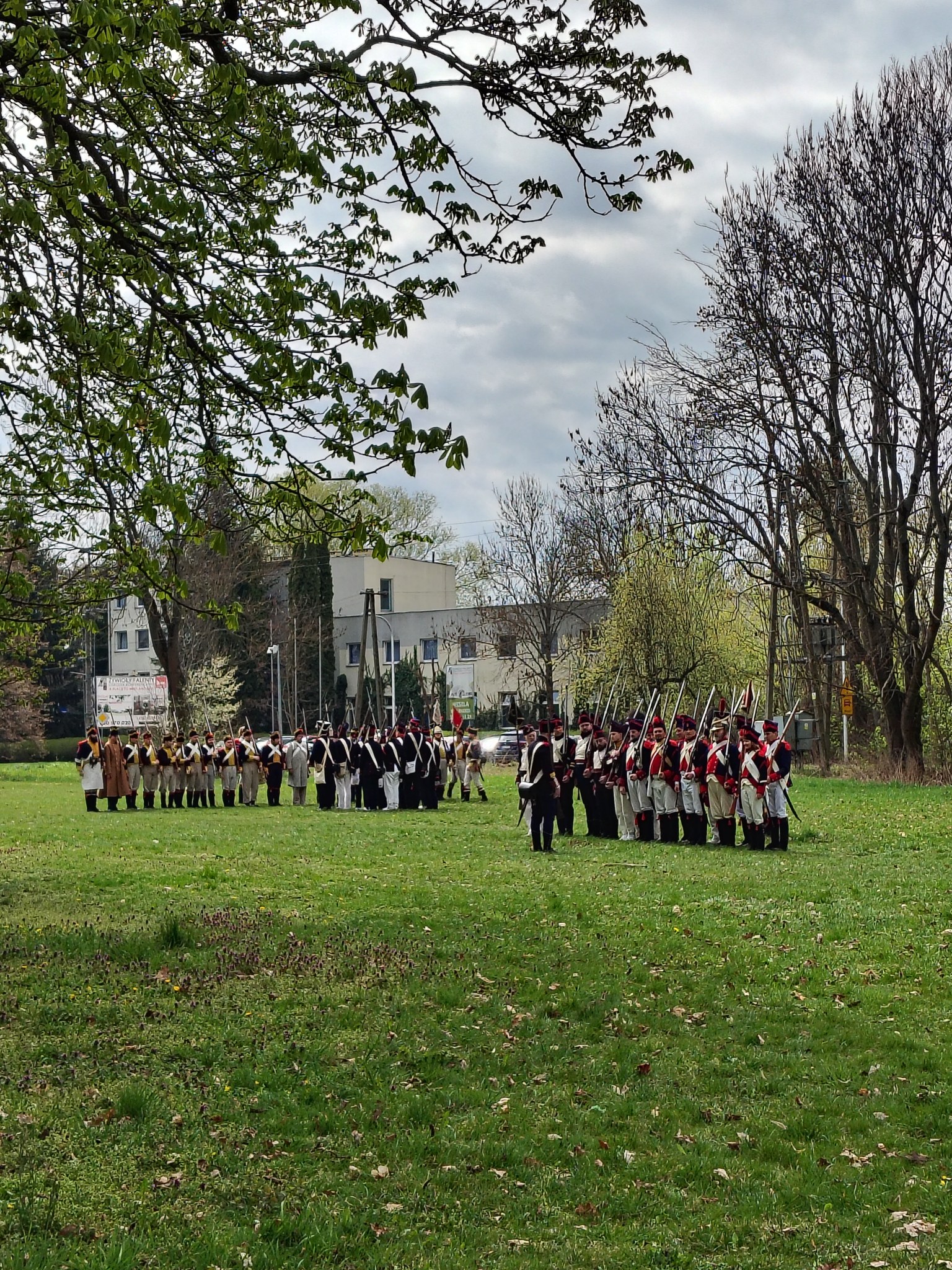 Manewry wojskowe z udziałem rekonstruktorów