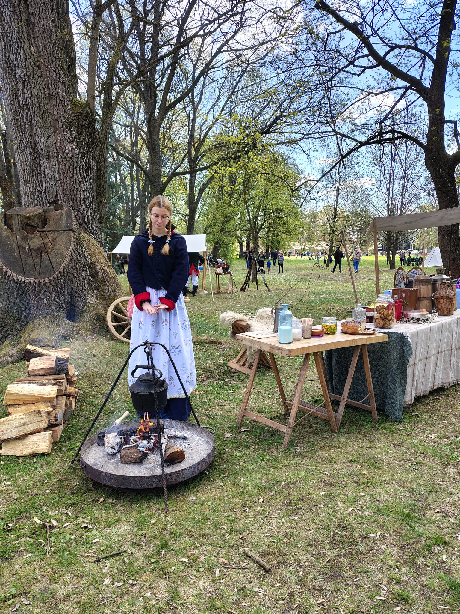 Stanowisko z kawą z ogniska