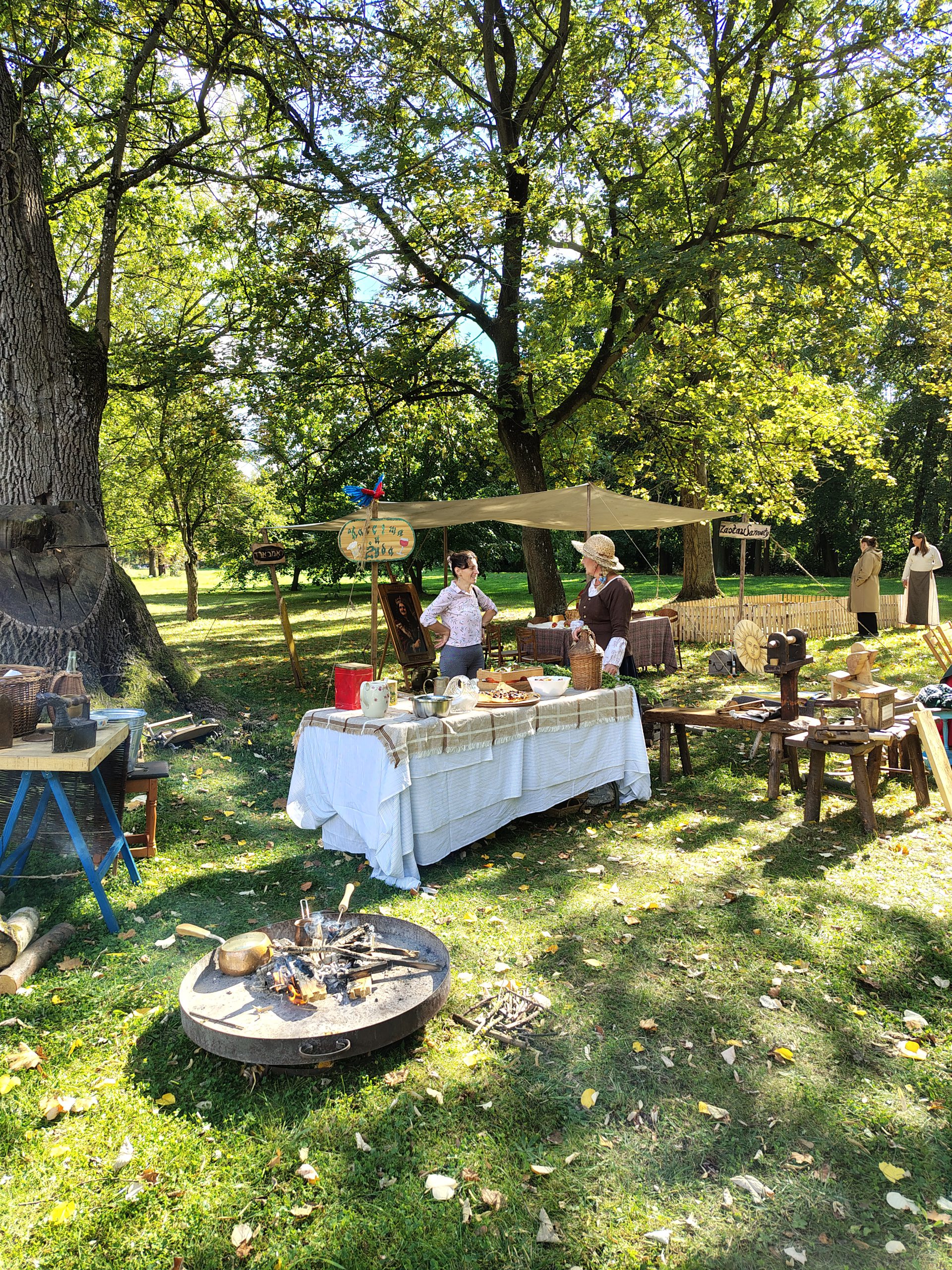 Stoisko gastronomiczne z paleniskiem